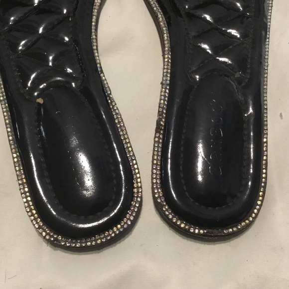 Bamboo Womans Alta Flat Slide Sandal Embroidered Butterflies on Top - Picture 8 of 10